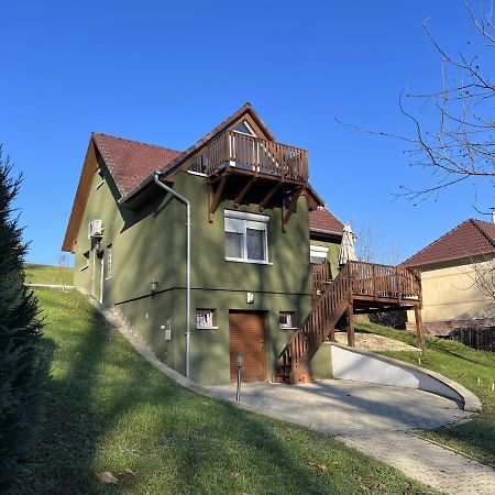 Sunnyside Apartmanhaz ザラカロシュ エクステリア 写真