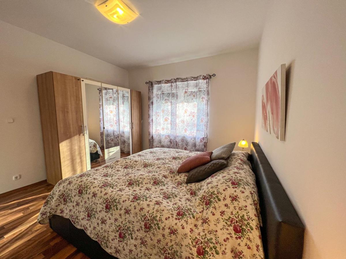 Sunnyside Apartmanhaz ザラカロシュ エクステリア 写真