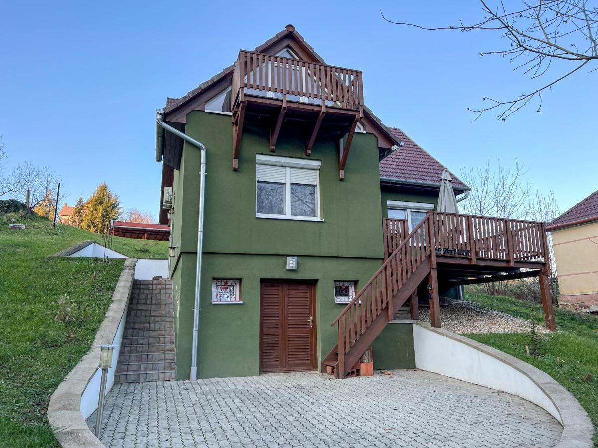 Sunnyside Apartmanhaz ザラカロシュ エクステリア 写真