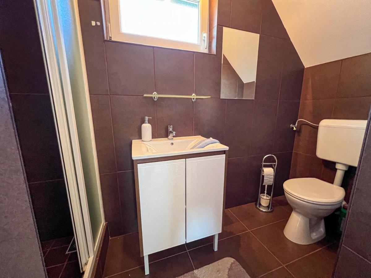 Sunnyside Apartmanhaz ザラカロシュ エクステリア 写真