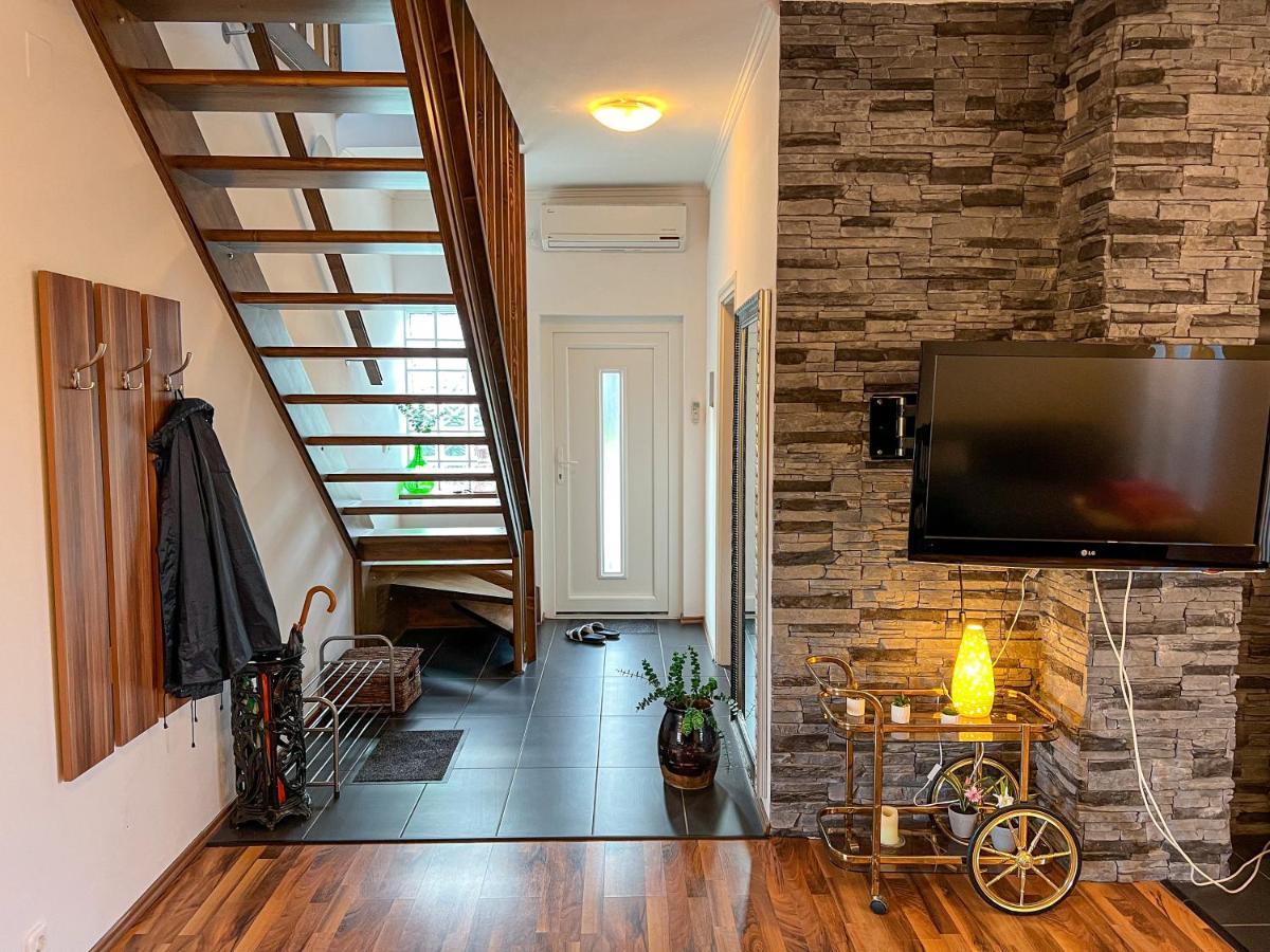 Sunnyside Apartmanhaz ザラカロシュ エクステリア 写真