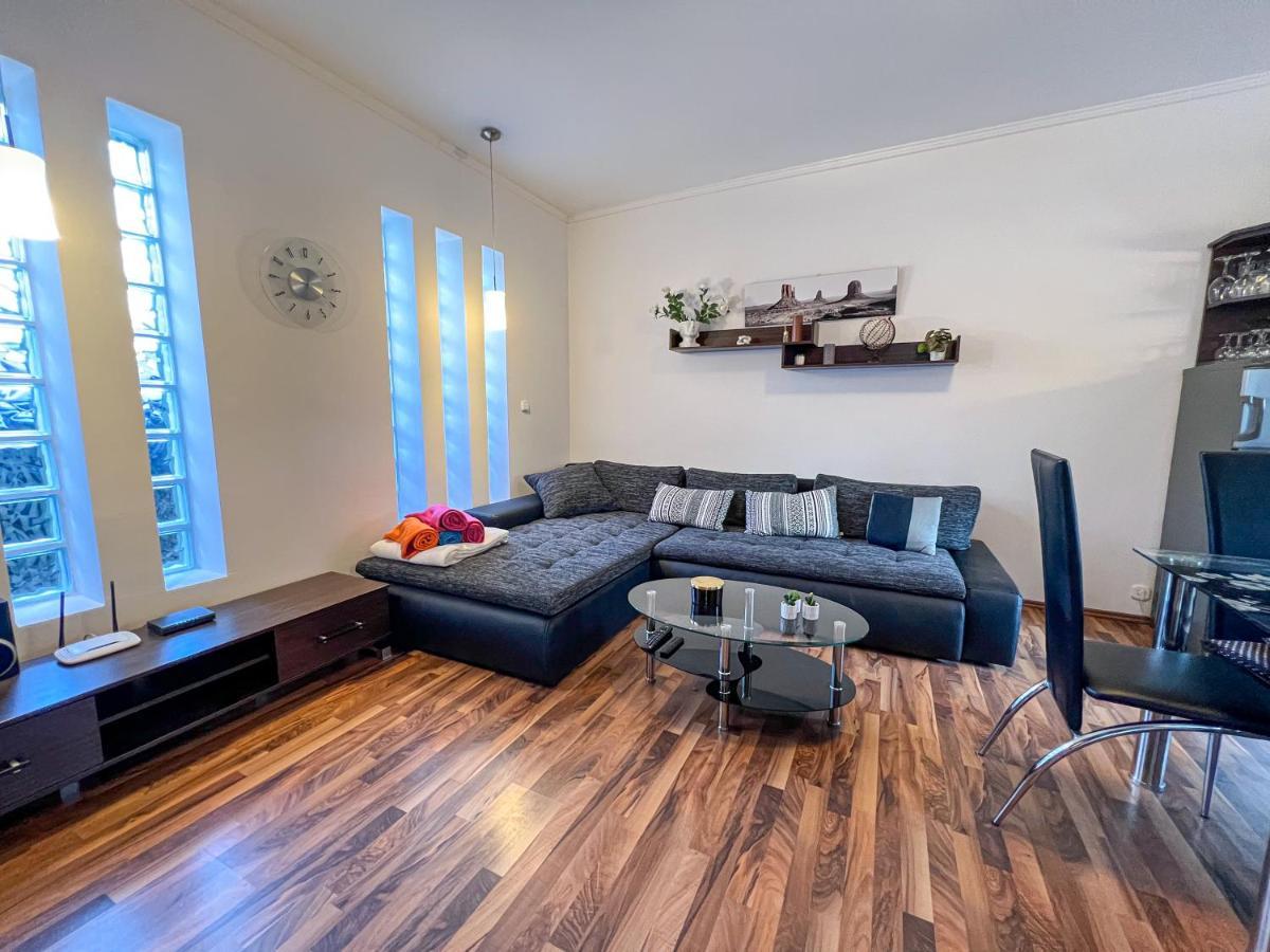 Sunnyside Apartmanhaz ザラカロシュ エクステリア 写真